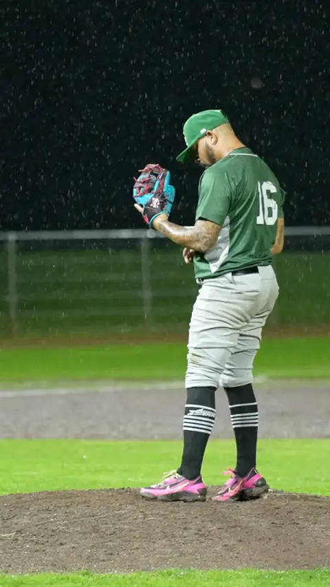 Shurty pitching