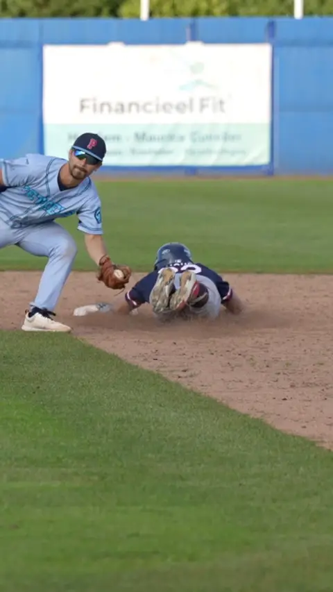 Cortes steals second base