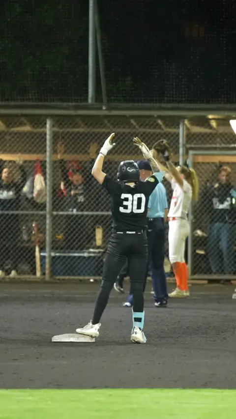 Logan Moreland drives in 2 runs to take the lead