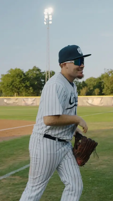 Collins gets out of the field