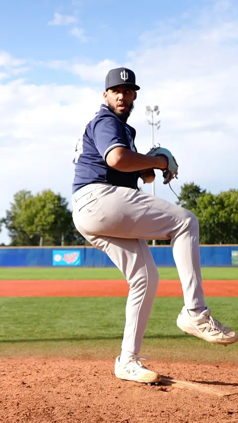 Huntington warms up for the save