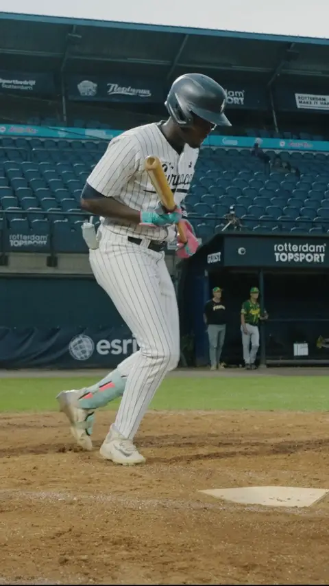 Junairo Ostiana walks to homeplate