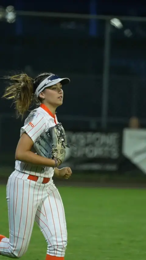 Elena Prins walking from left field