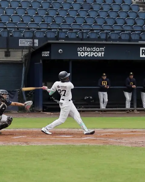 Juni takes a swing