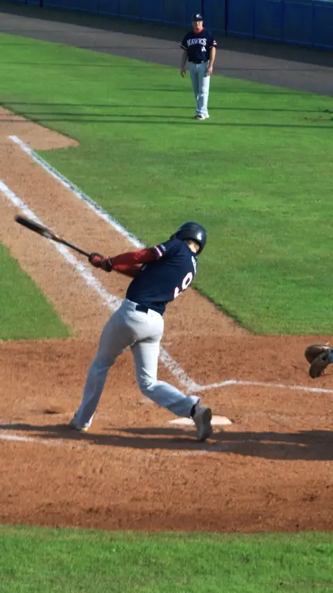Nr. 9 from the Hawks gets on base
