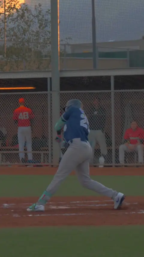 Junairo Ostiana gets on base