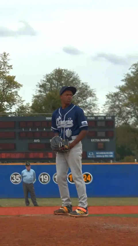 Keshawn Fransisco warm up pitch
