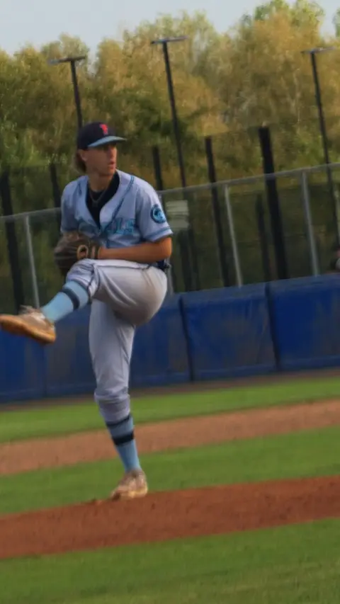 Pitching in Dutch angle