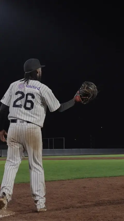 Greg Dyson on first base