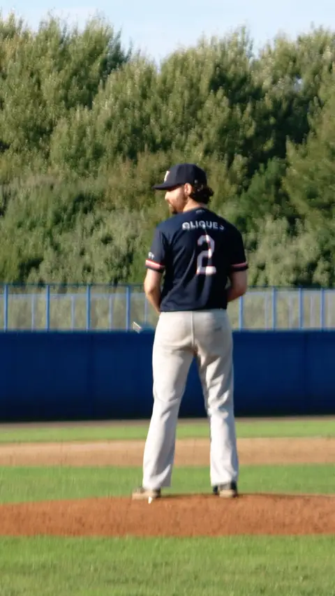 Freek van der Kooij pitching