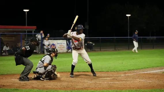 Base hit Lello