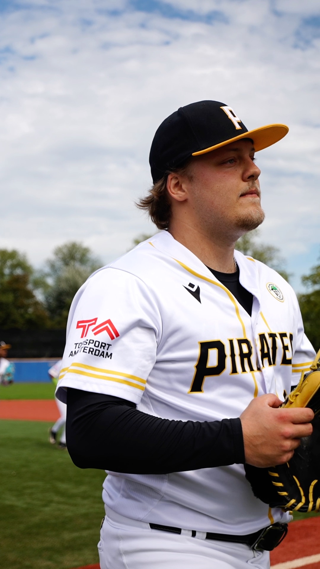 Pim Vijfvinkel gets out of the inning