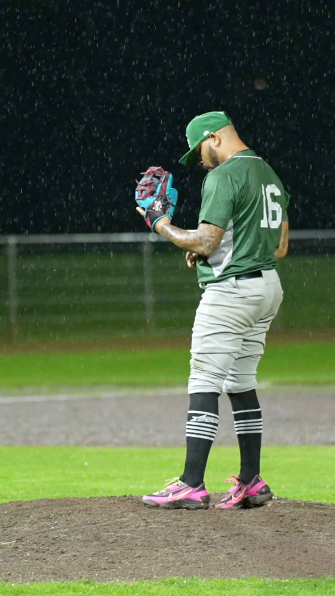 Shurty pitching
