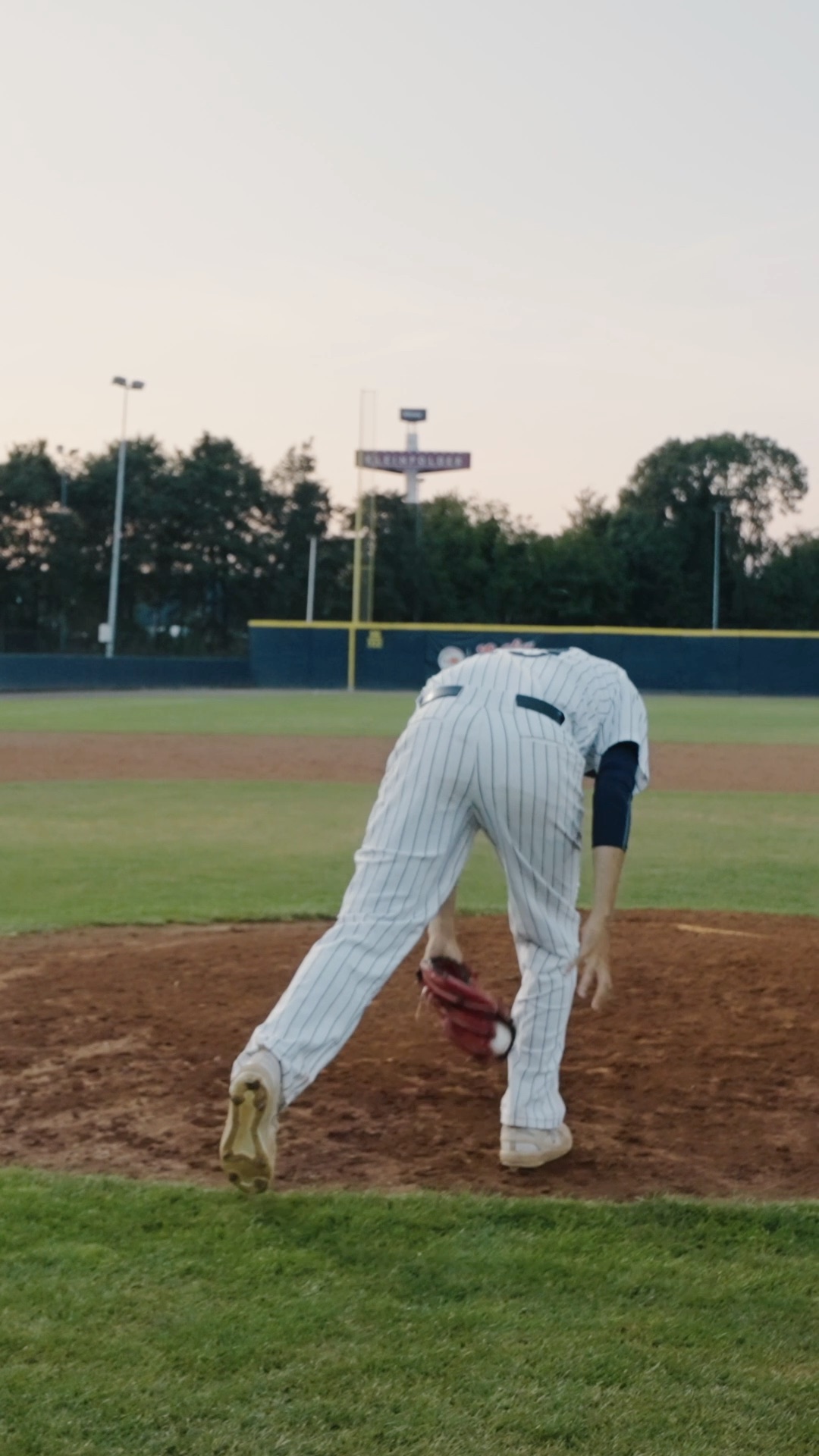 Jan Evertse gets ready to pitch
