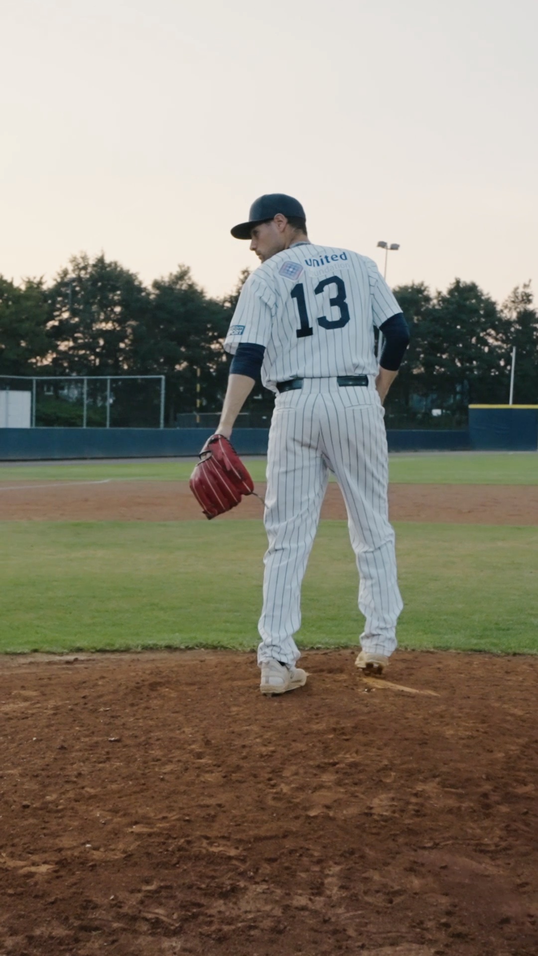 Jan Evertse gets ready to pitch
