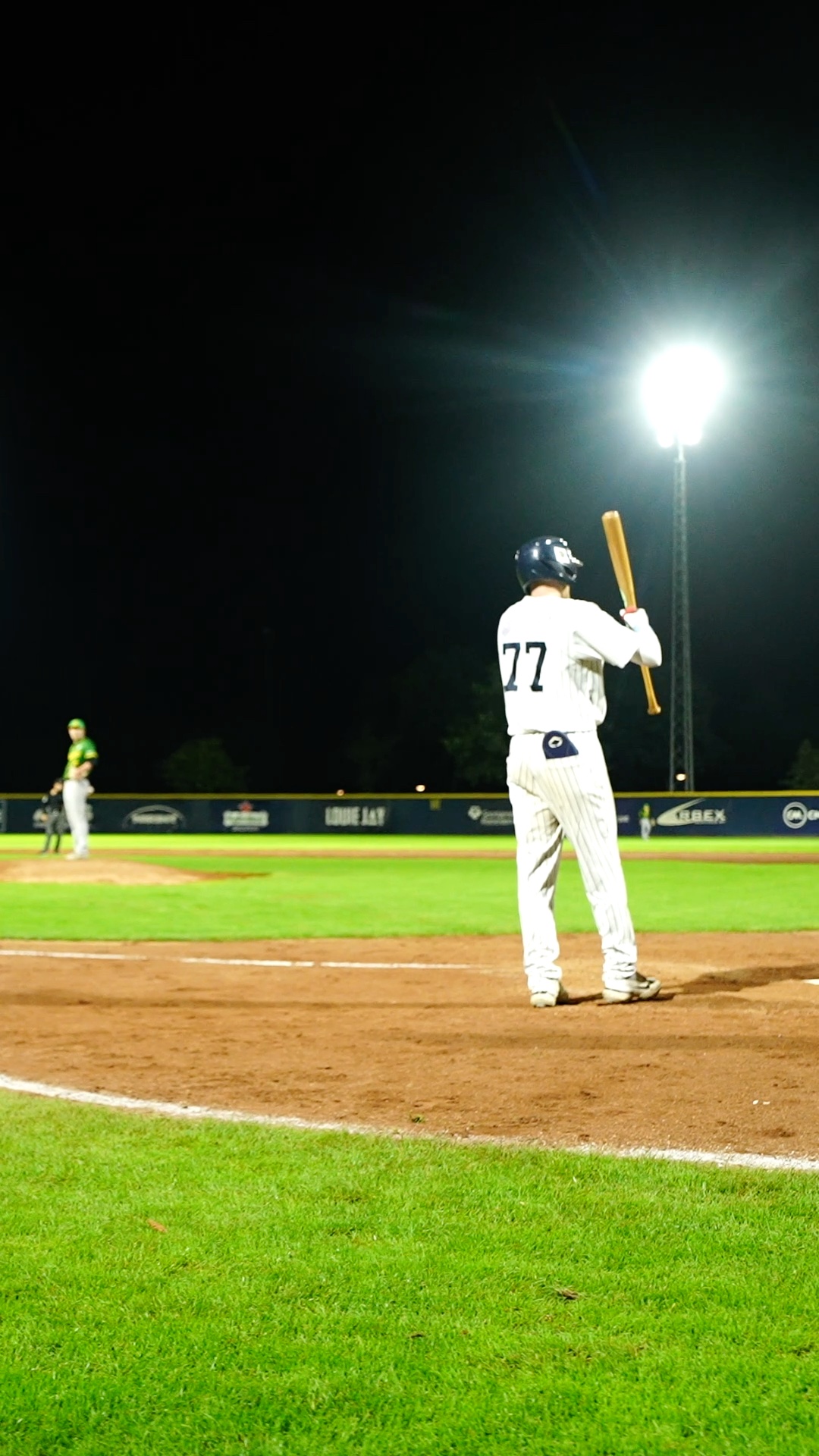 Den Seelbach pinch hitting in the Holland Series