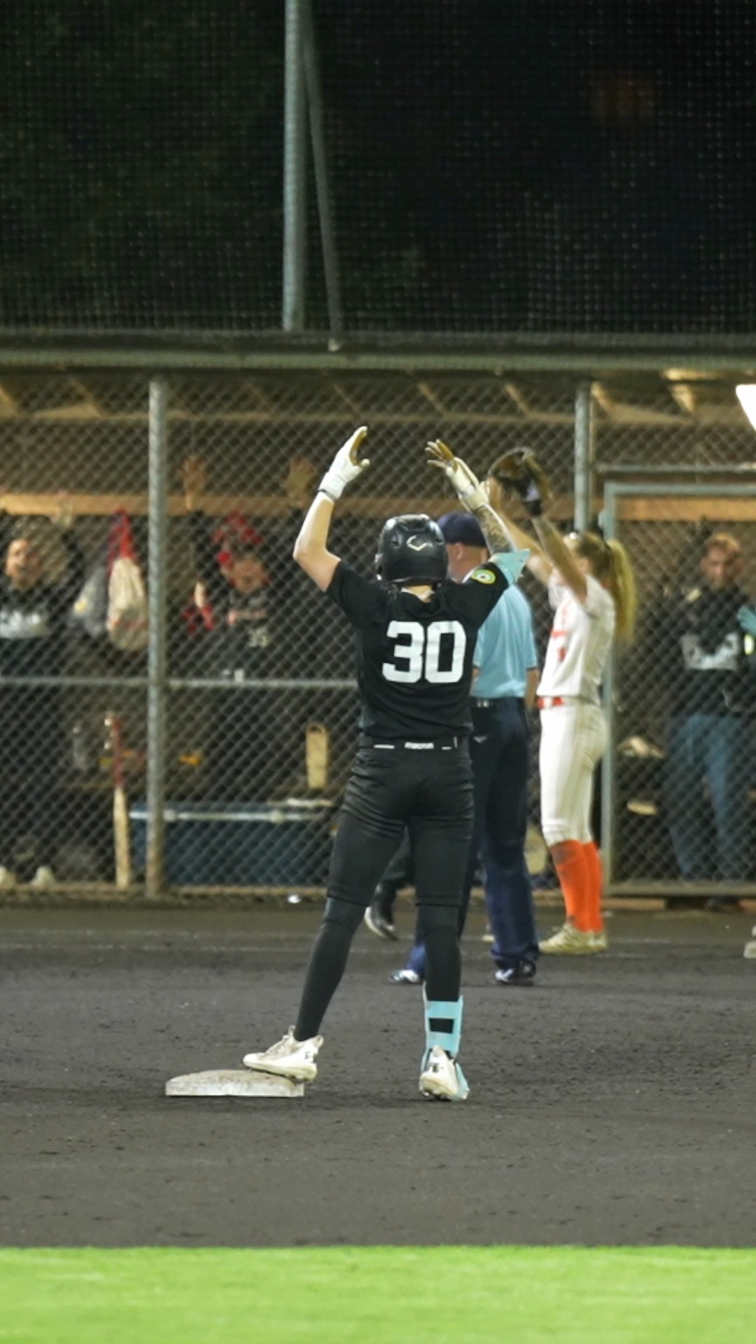 Logan Moreland drives in 2 runs to take the lead