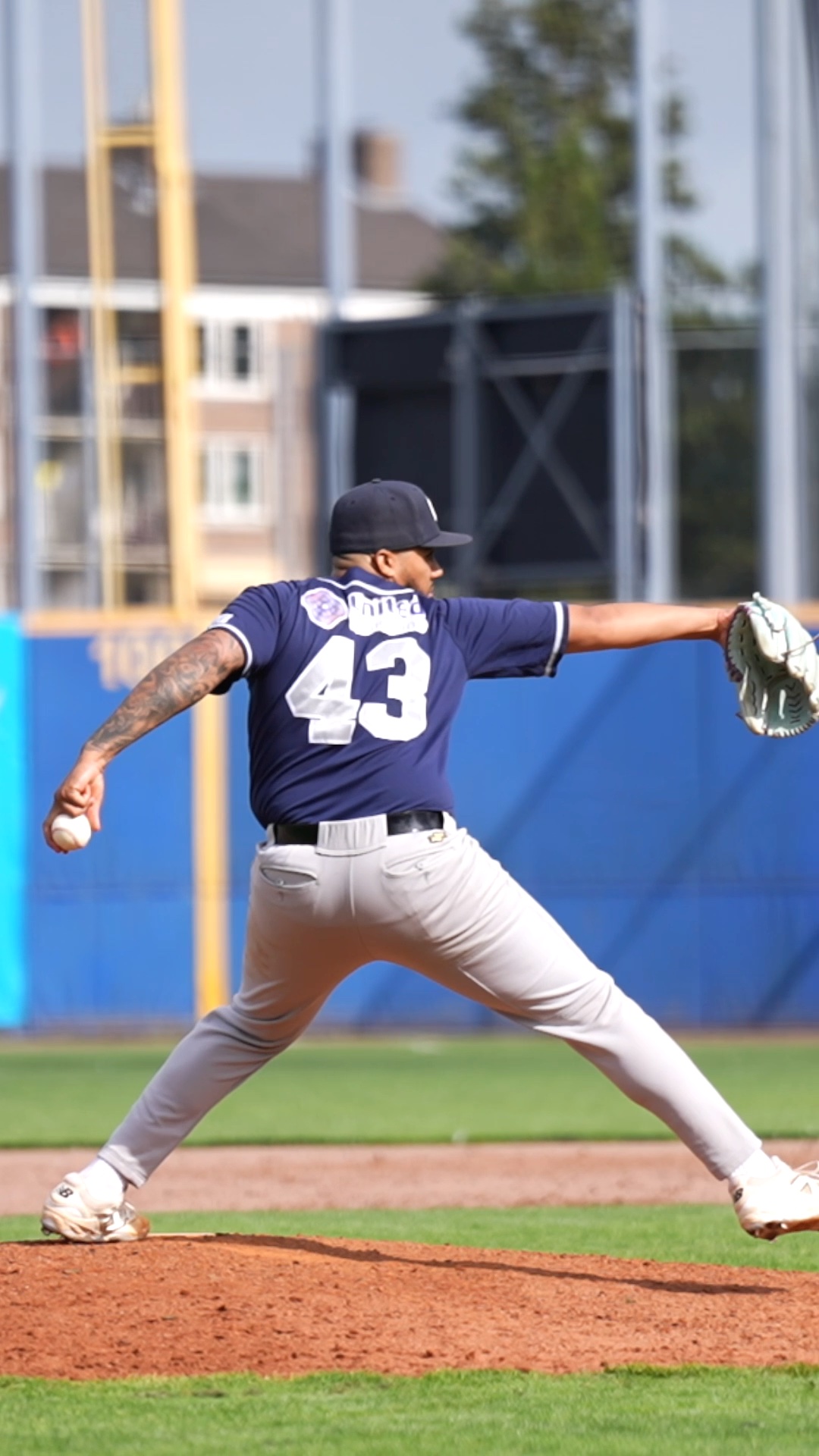 Huntington blows a fastball by the hitter