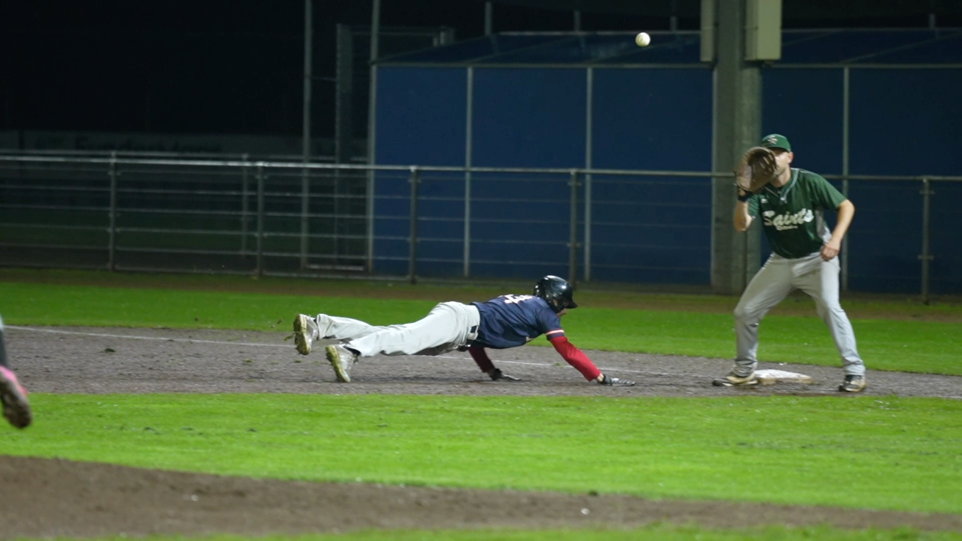 Wijnand Ruben dives back into the base