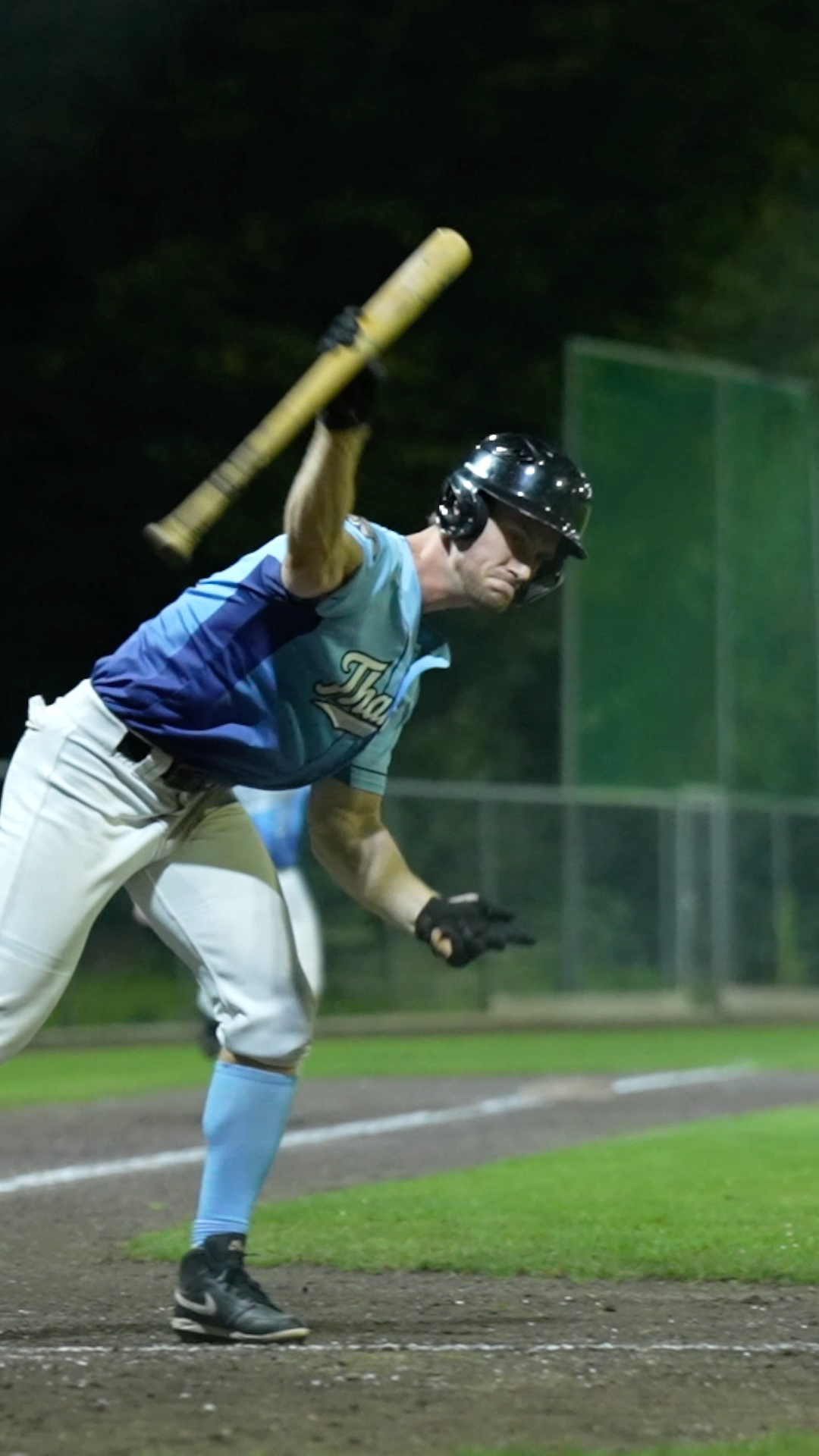 Lucas Vos slams bat