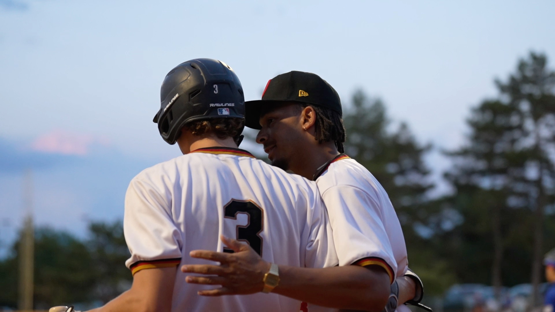 Kevin van Meensel talks to the batter