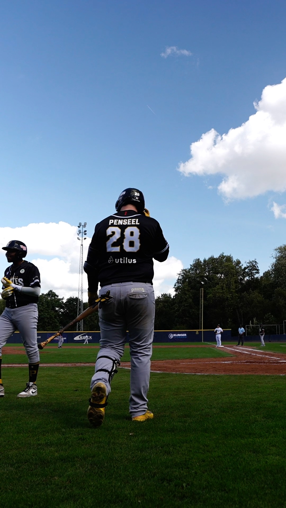 Jorrit Penseel goes to the batter's box