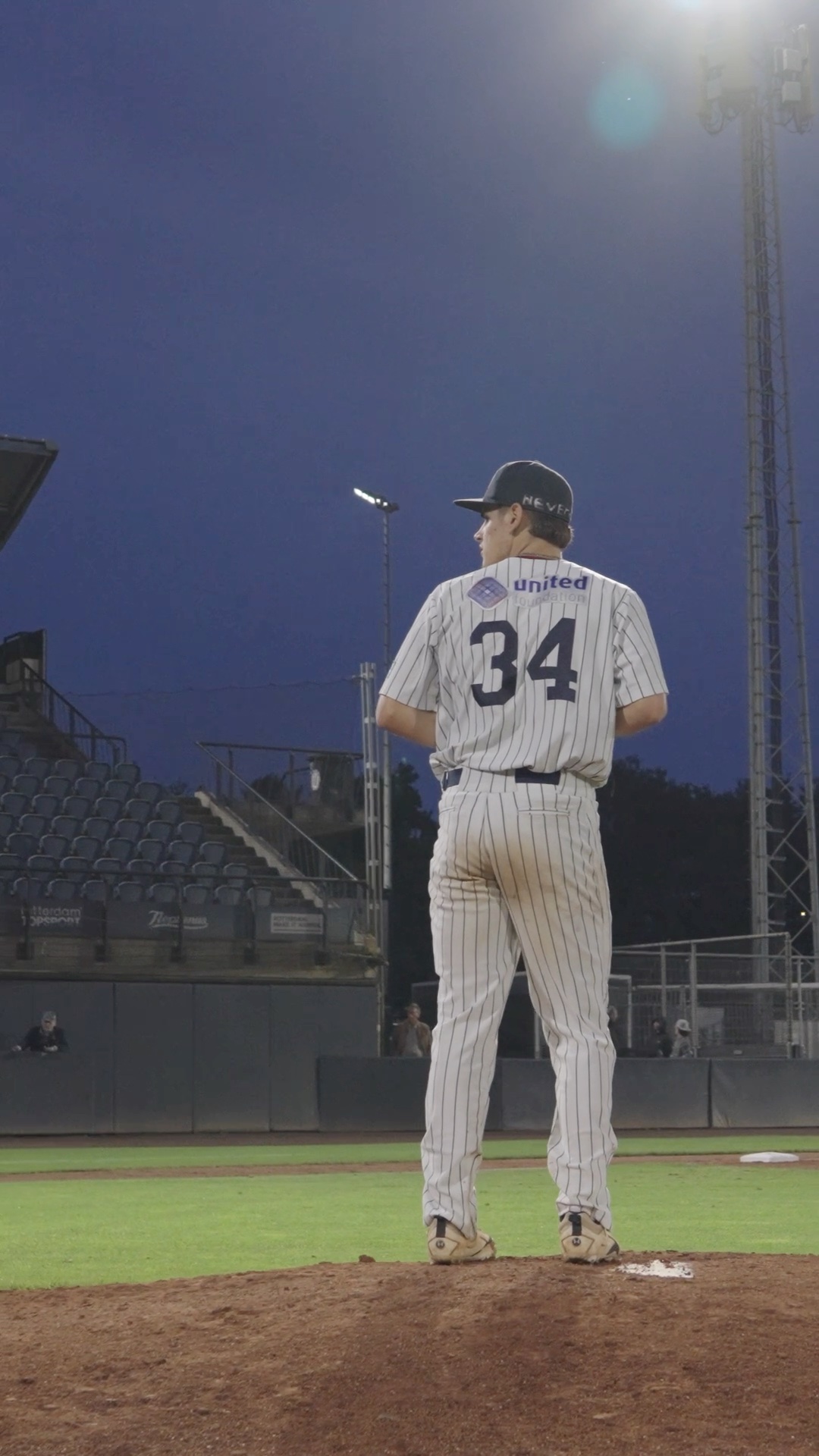 Dean Moust walks to the mound and 360 degree view