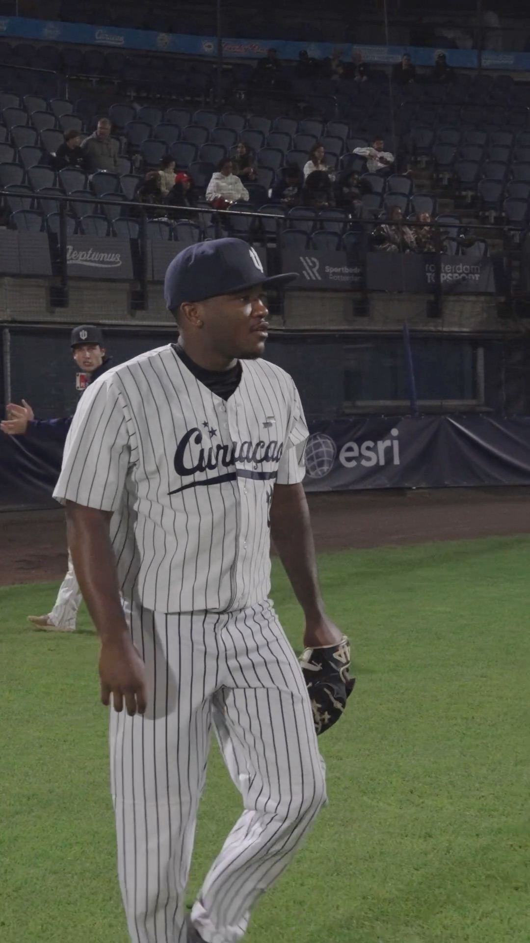 Joshua Leito walks to the mound and 360 camera lap