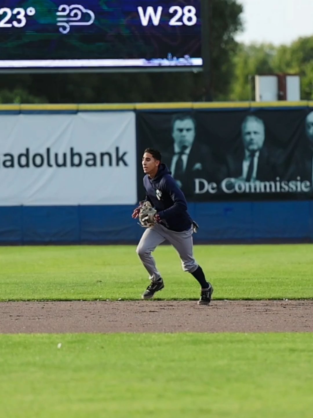 Timothy Rojas fielding